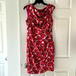 Beautiful Anne Taylor Floral Print Dress Sz 8. Zips in back.